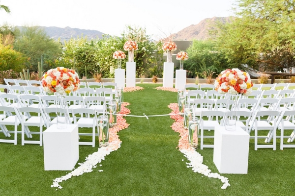 Modern Arizona Desert Wedding with Vibrant Hues