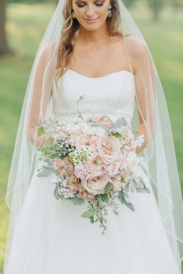 A Blush & Champagne Georgia Wedding