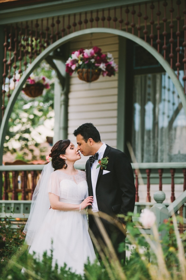 Cheerful Vintage Summer Wedding