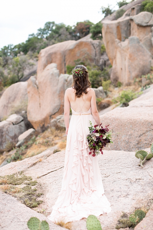 Enchanted Rock Minimalist Elopement Shoot