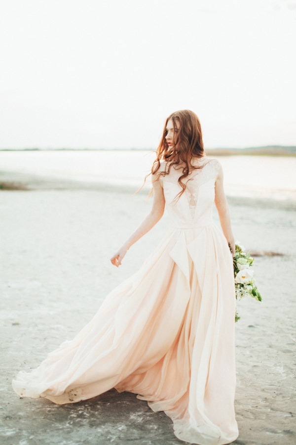 10 Gorgeous Wedding Gowns under $1K from Etsy