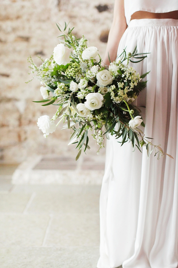 Elegant White & Green Spring Wedding Inspiration