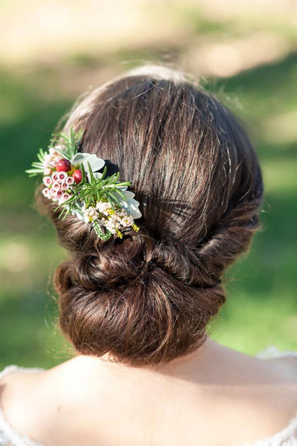 20 Chic Wedding Hairstyles With Flowers