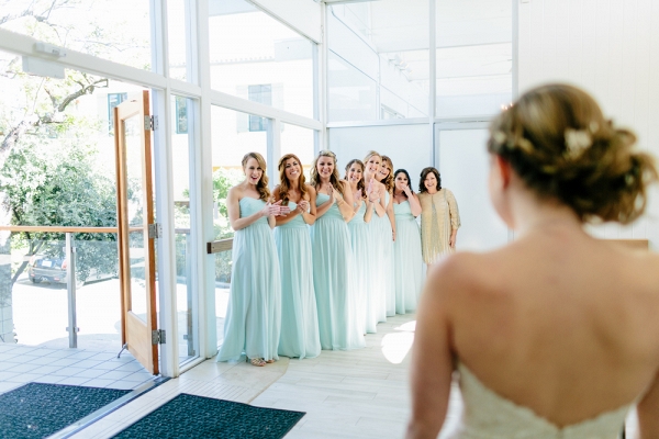 10 Must-Have Wedding Photos