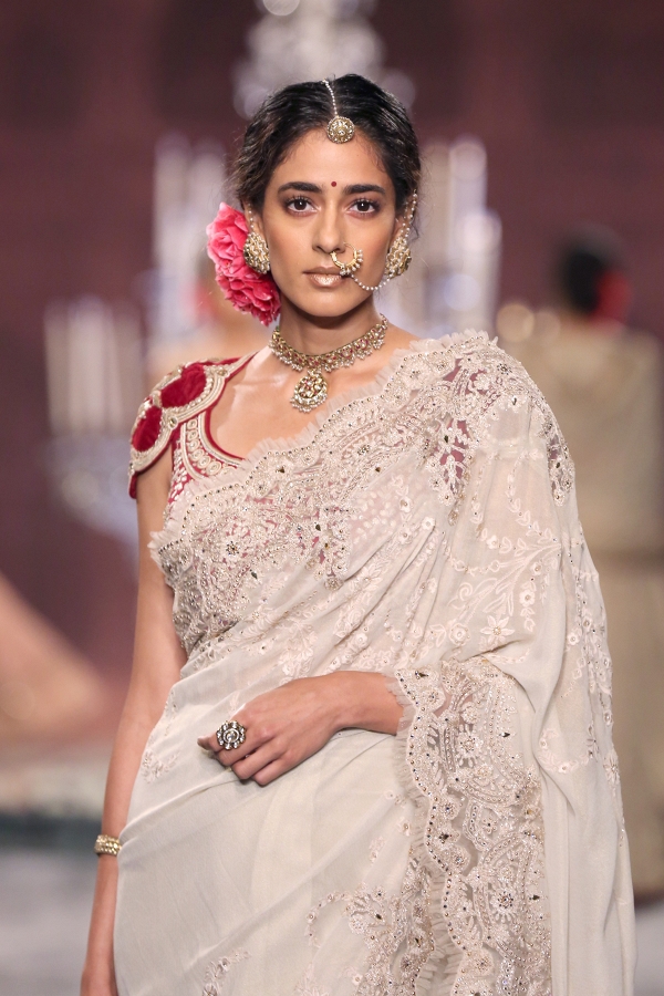 Tarun Tahiliani's 2016 Wedding Dress Collection