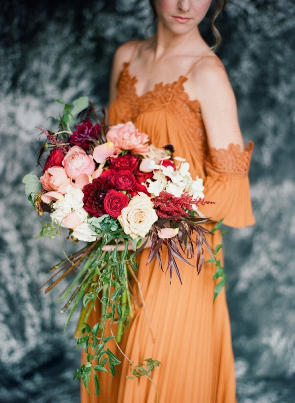 20 Aisle Perfect Fall Wedding Bouquets