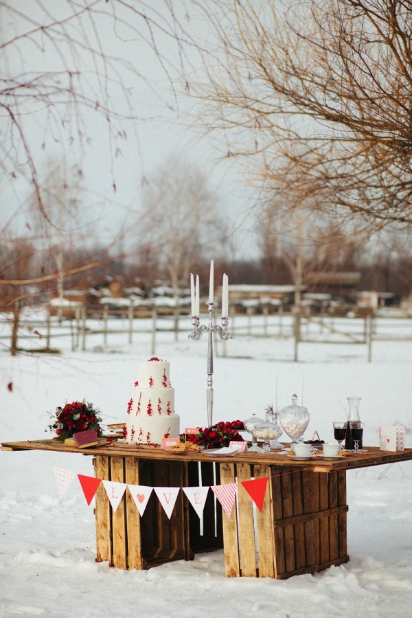 Christmas Wedding Inspiration with Rustic Charm