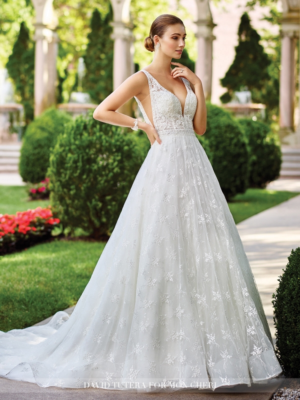 Wedding Dress Trends 2017: Plunging Necklines