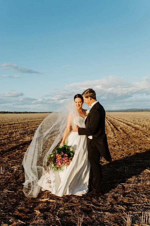 Graceful Country Wedding