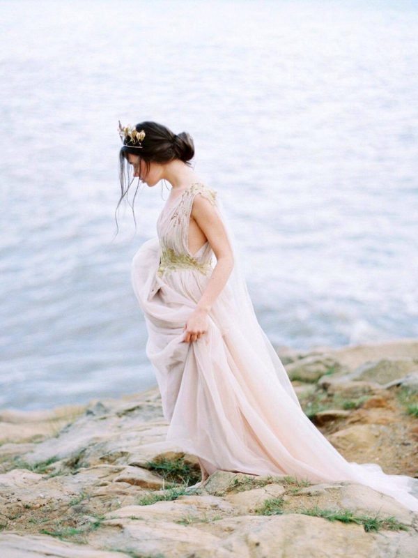 20 Ethereal Wedding Dresses