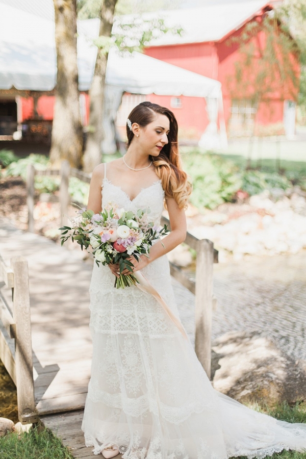 A Romantic Wedding with an Elegant Barn Reception