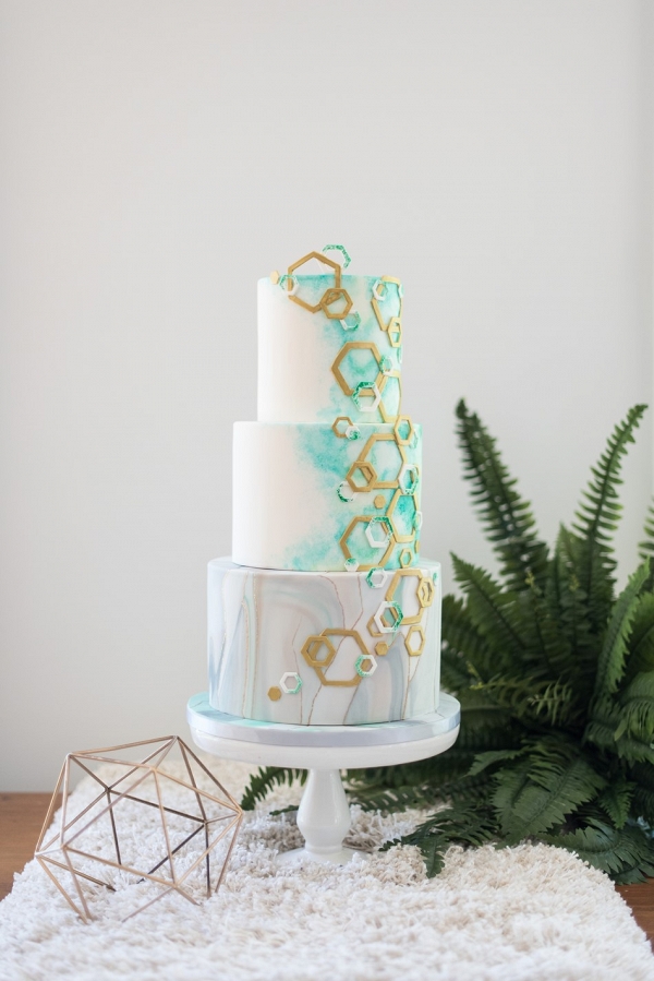 5 Things Your Wedding Cake Maker Wishes You Knew!