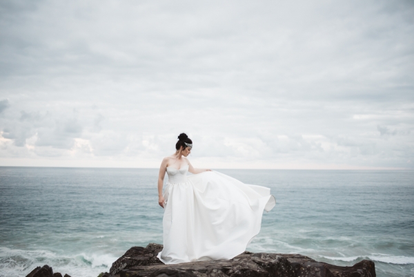 Decadent & Alluring Seaside Wedding Inspiration