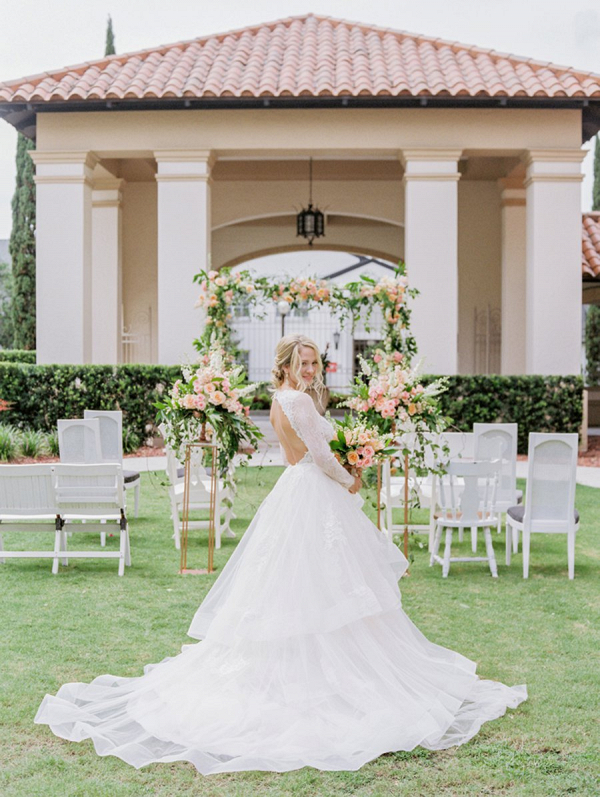 Romantic Peach and Coral Wedding Ideas