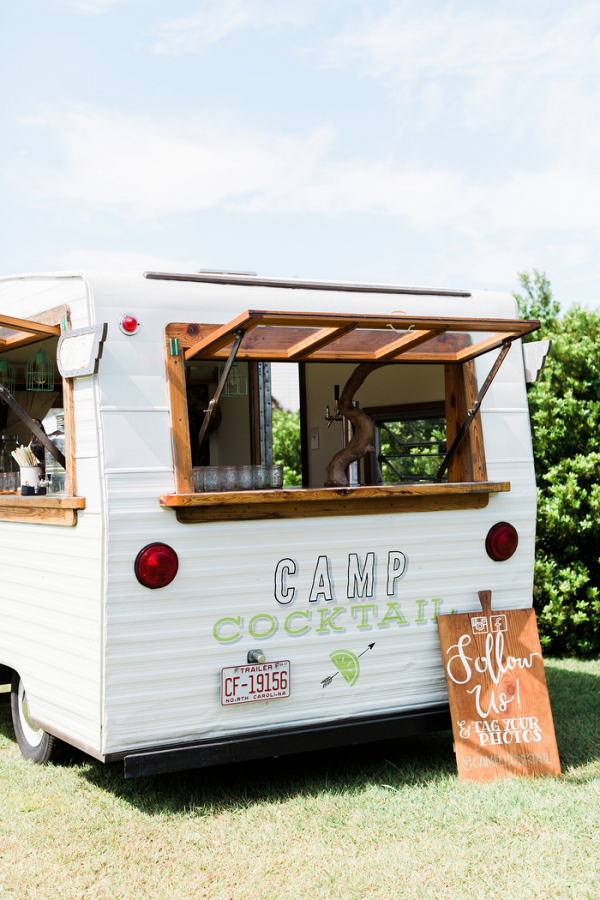 Relaxed Nags Head Wedding With Rustic Details