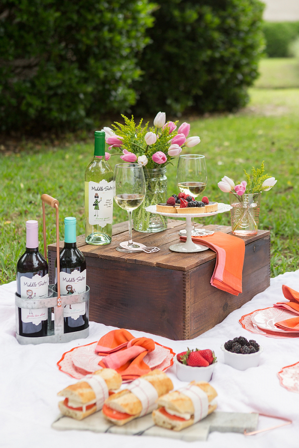 How To Style A Bridal Picnic