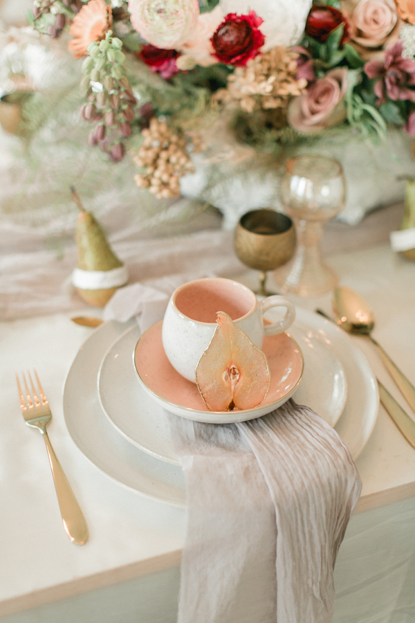 English Pear – Modern Castle Wedding Inspiration