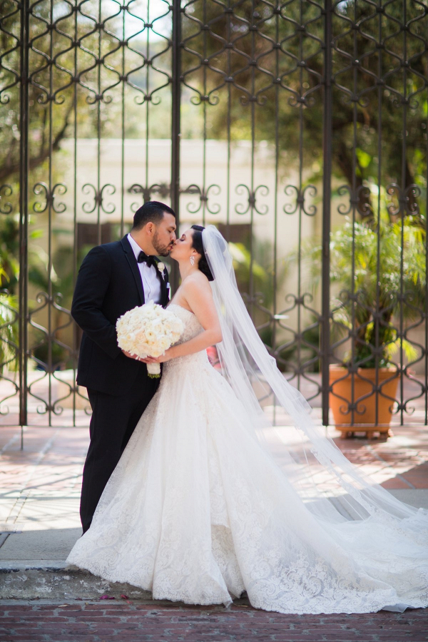 All White Modern & Elegant Los Angeles Wedding