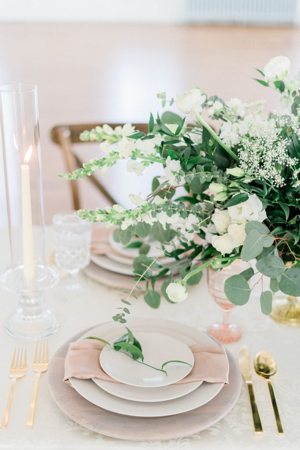 Classic Soft White Wedding Inspiration