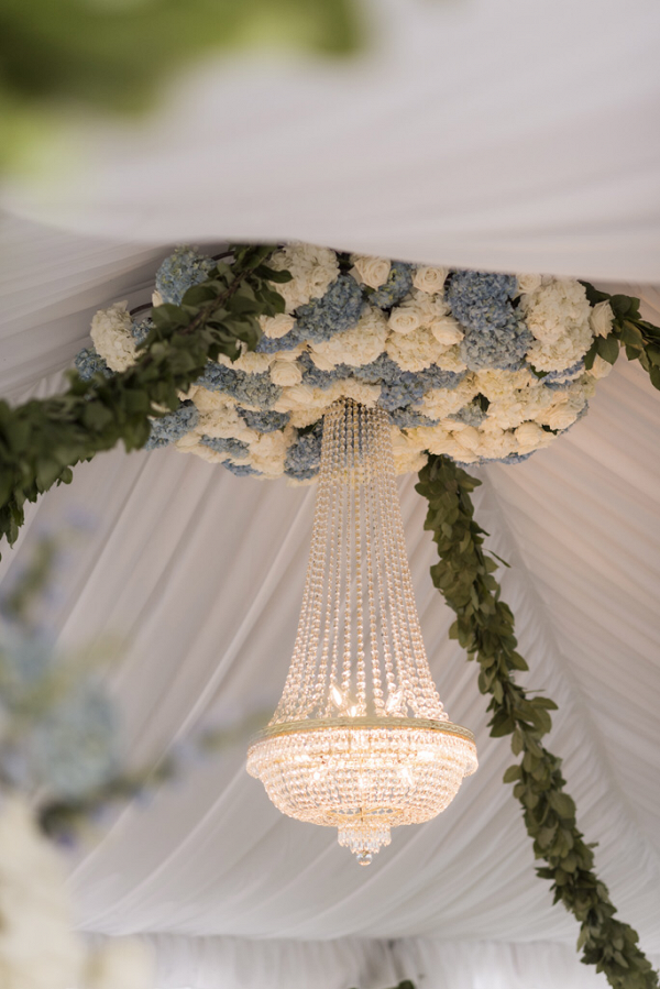 Seaside wedding with gorgeous coastal vibes