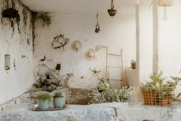 INSPIRING BRIDAL FROM THE CRETAN MOUNTAIN