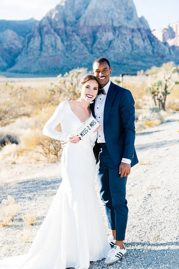 Fancy Outdoor Elopement in Las Vegas