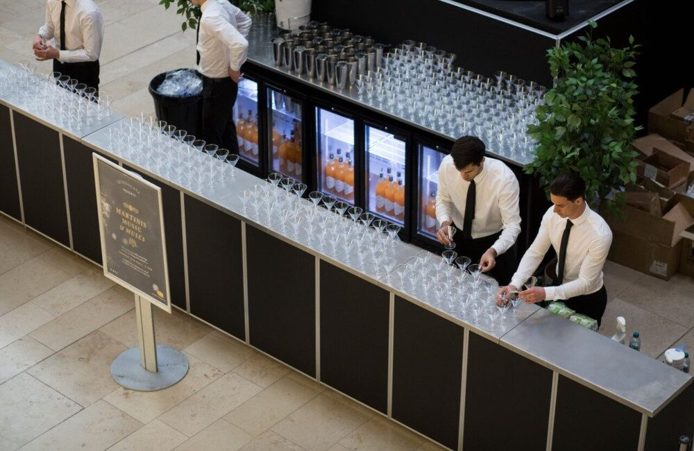 From Guest List to Last Call: Planning the Right Bar Service for Your Wedding